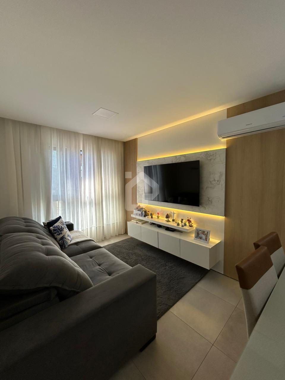 RES. 990 SQUARE